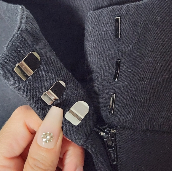 Alfani Size 6 Cotton Rayon Blend Womens Black Slim Fit Slacks - Picture 2 of 5